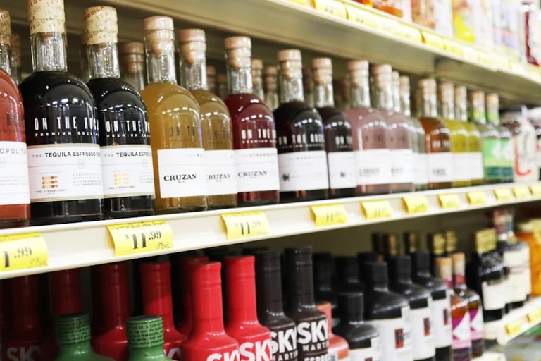 Rugsėjo 1-ąją alkoholio parduotuvėse nebus: kam taikoma išimtis