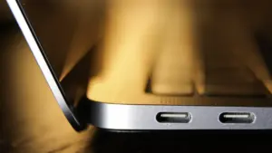 Nuo 2026 m. balandžio nešiojamiesiems – USB-C taisyklės