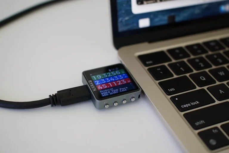 Nuo 2026 m. balandžio nešiojamiesiems – USB-C taisyklės