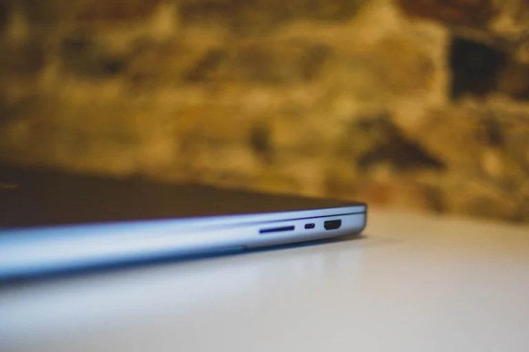 Nuo 2026 m. balandžio nešiojamiesiems – USB-C taisyklės
